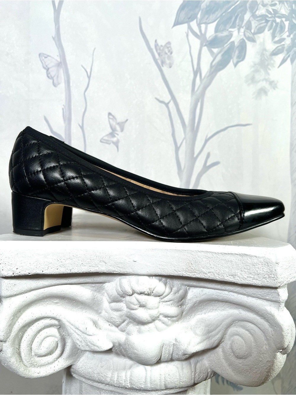 Neiman Marcus Black Quilted Low Heel Pumps - Picture 3 of 8